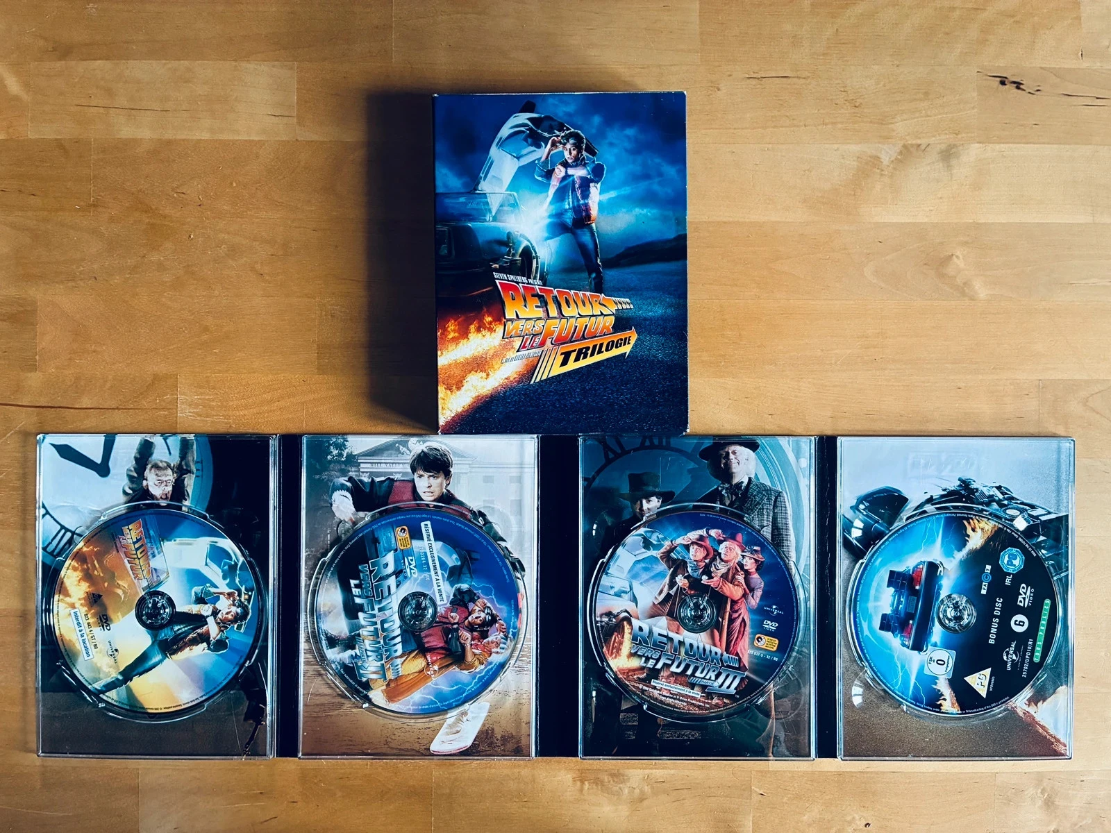 Box set 4 DVD complete Back to the Future saga by Robert Zemeckis. – photo 4